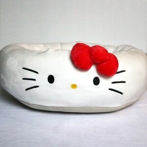 NWT HELLO KITTY and Friends Pet Bed Sanrio Dog Cat Kitten Puppy Cozy